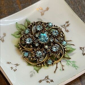 1950’s Coro Antiqued Gold Tone & Aqua Blue Rhinestone Brooch